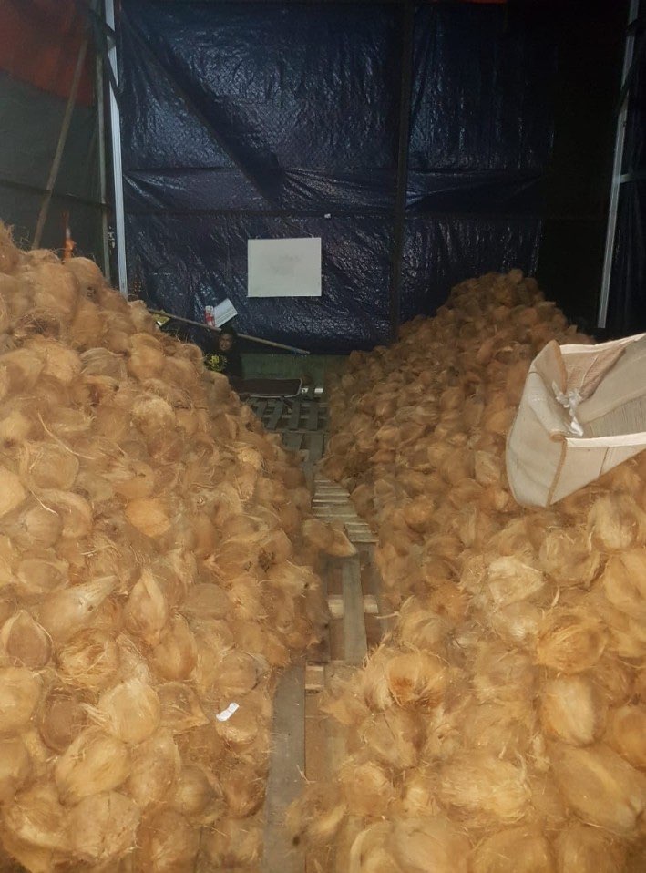 Jual kelapa tua di bekasi/jati asih..