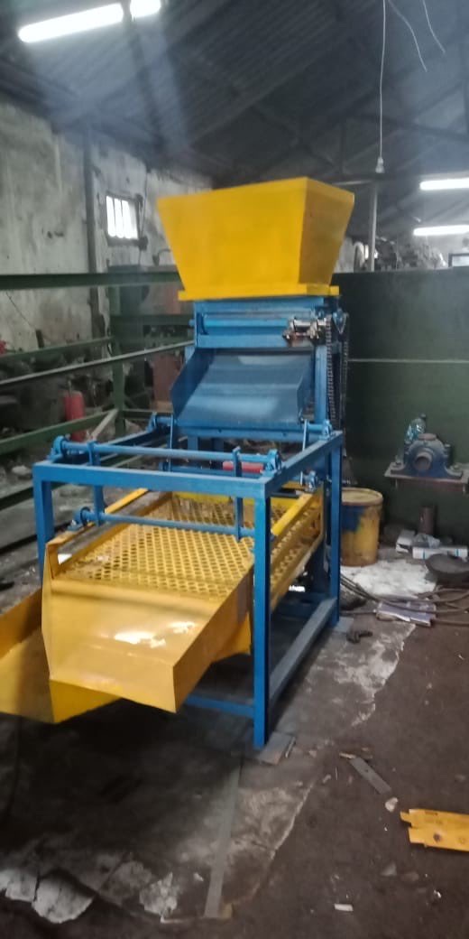 MESIN PEMECAH DAN PEMISAH BIJI KAKAO