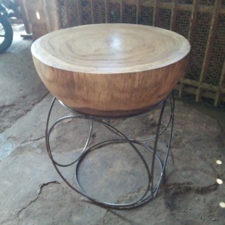 Meja suar oval