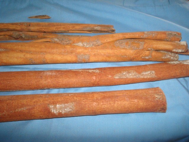 kayu manis, udang vaname,benur dan hasil pertanian lainnya.