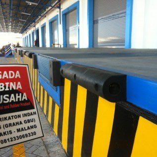 Loading Dock Bumper | Karet Pelindung Warehouse dan Gudang
