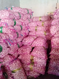 hallo sobat kami jual bawang putih bisa pengiriman seluruh Indonesia