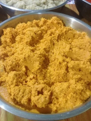menjual semua jenis olahan hasil bumi,cabai,rempah-rempah,bumbu dapur giling basah atau kering,bumbu rendang,soto,kari,ayam bakar,dll.