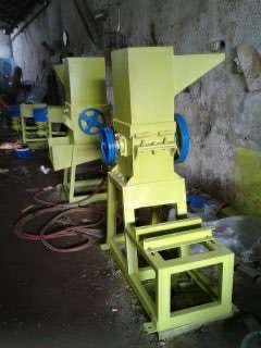 Mesin Giling Plastik ( Perajang Semua Jenis Plastik) KMB 05