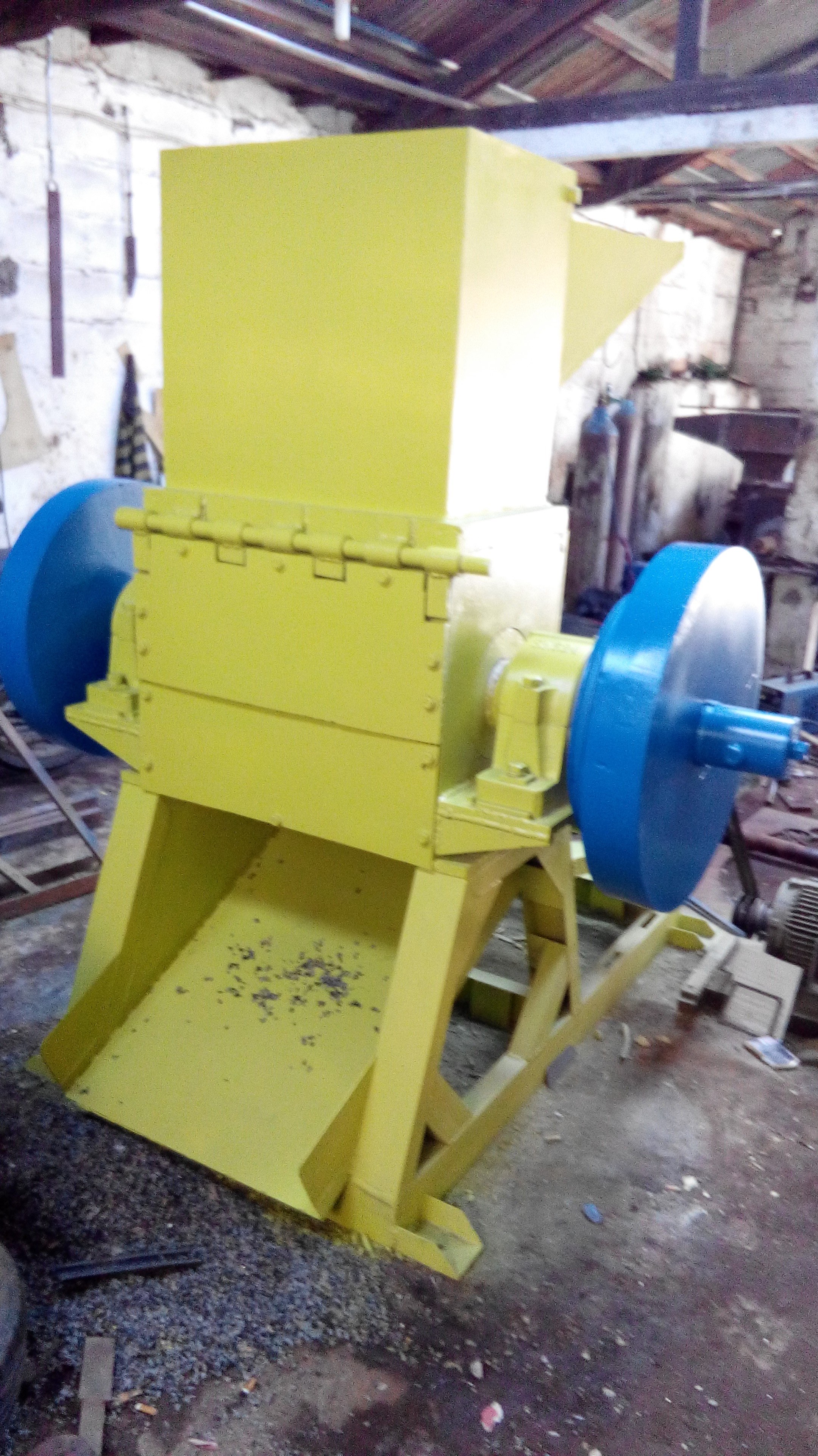 Mesin Giling Plastik & Kertas KMB 5 Kapasitas 500 Kg/Jam