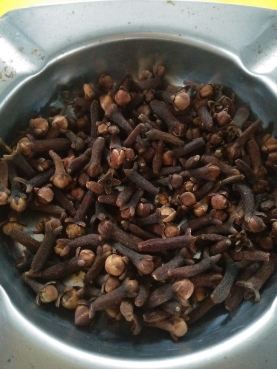 Cengkeh Kering Utuh
