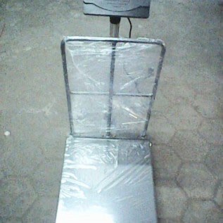 TIMBANGAN DIGITAL LANTAI BAJA MEREK PRECISION